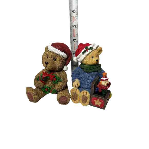 lot of 2 Vintage Resin Christmas Bear Figurines Jack in the Box Wreath Unbranded - Picture 2 of 6